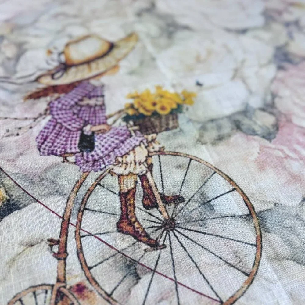 NWOT!  European Linen Kitchen Towel Set of 3 – Love is In the Air Theme